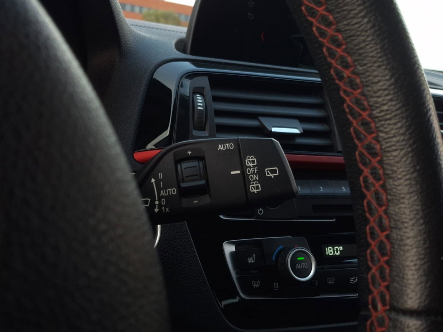 BMW 1 Serie 118i High Executive Sport | AUT | STOELVERW. | TREKHAAK AFNEEMBAAR | LMV