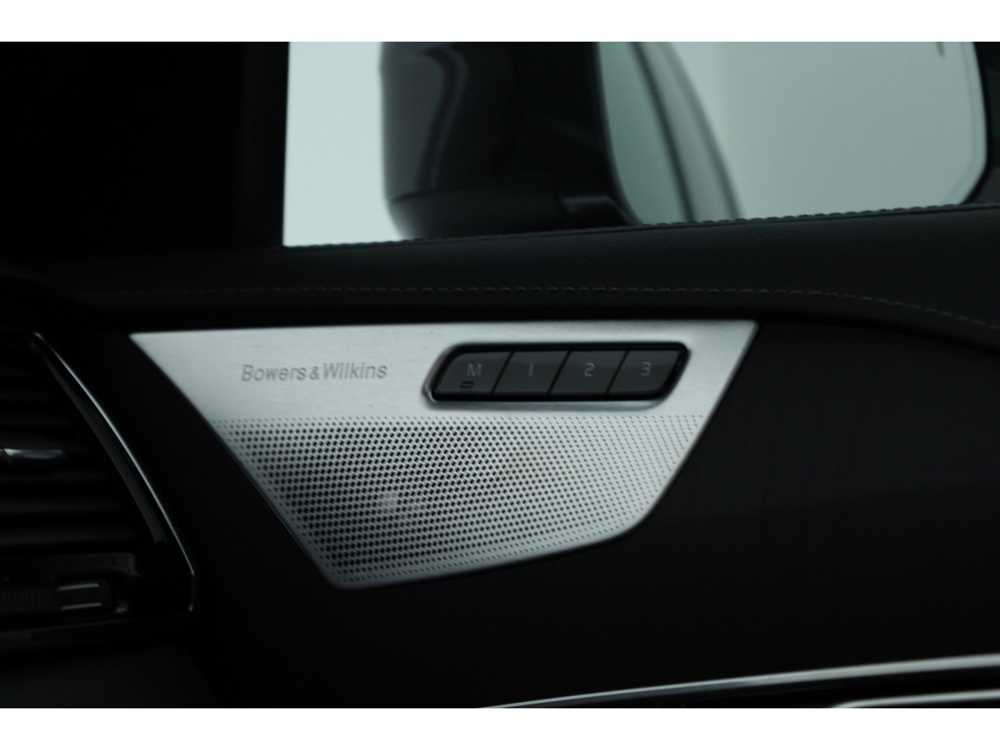 Volvo XC90 2.0 T8 Recharge AWD Ultimate Bright | Luchtvering | Massage | 360 camera | Bowers & Wilkins | Head-up |