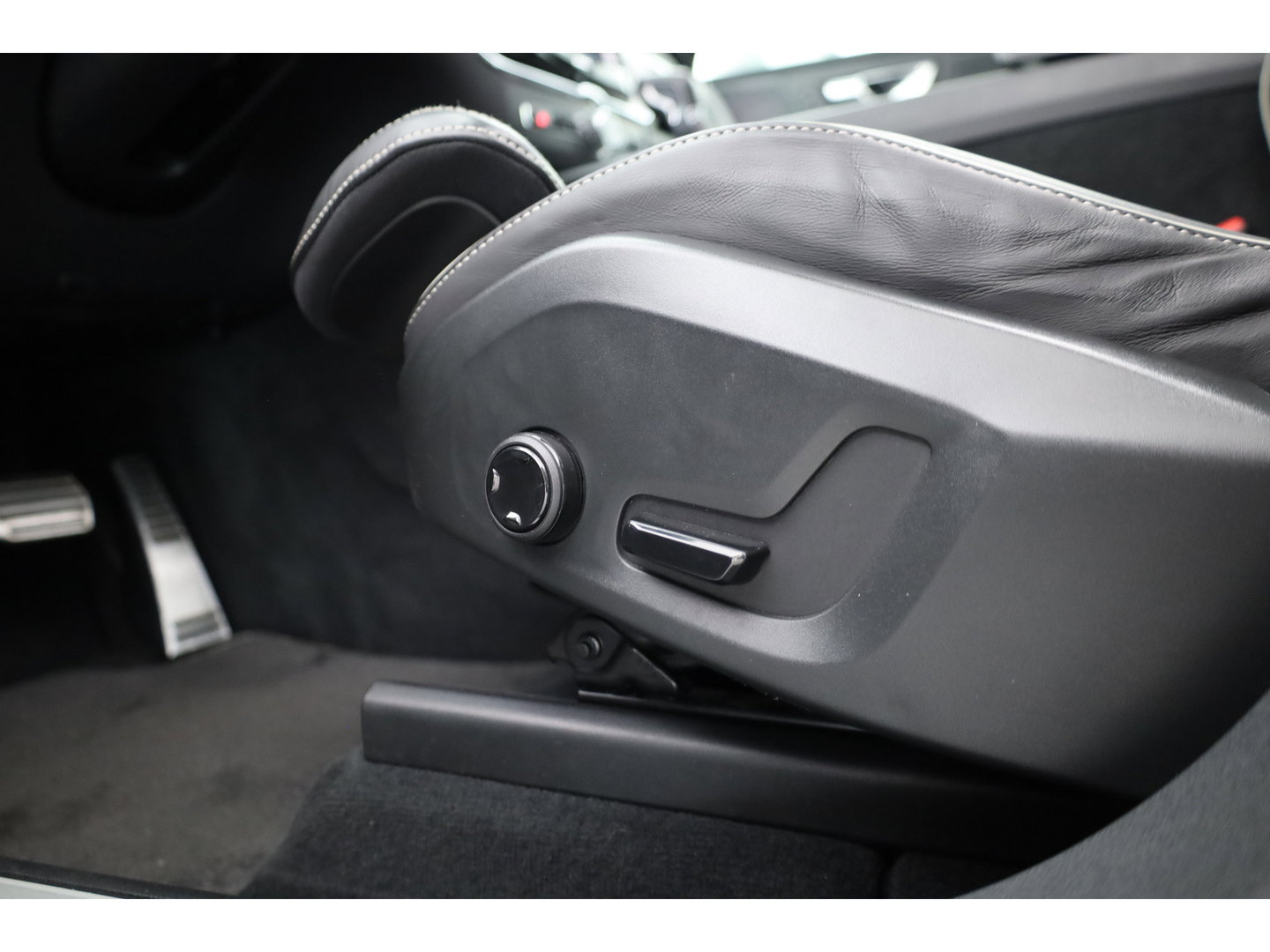 Volvo XC60 2.0 T5 R-Design | Rijklaar | Pano-dak | Trekhaak 2300kg | Head-up | Harman/  Kardon |  ACC | Blis | Camera |
