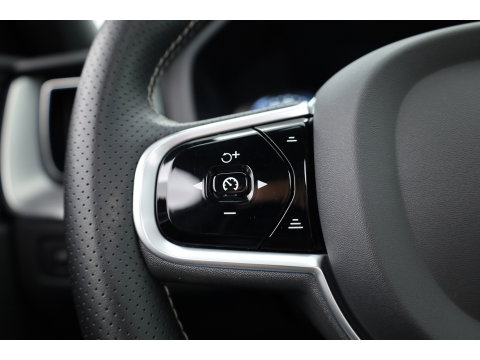 Volvo XC60 2.0 T5 R-Design | Rijklaar | Pano-dak | Trekhaak 2300kg | Head-up | Harman/  Kardon |  ACC | Blis | Camera |