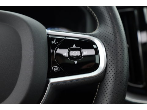 Volvo XC60 2.0 T5 R-Design | Rijklaar | Pano-dak | Trekhaak 2300kg | Head-up | Harman/  Kardon |  ACC | Blis | Camera |
