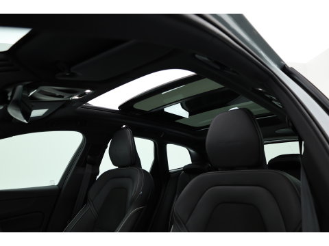 Volvo XC60 2.0 T5 R-Design | Rijklaar | Pano-dak | Trekhaak 2300kg | Head-up | Harman/  Kardon |  ACC | Blis | Camera |