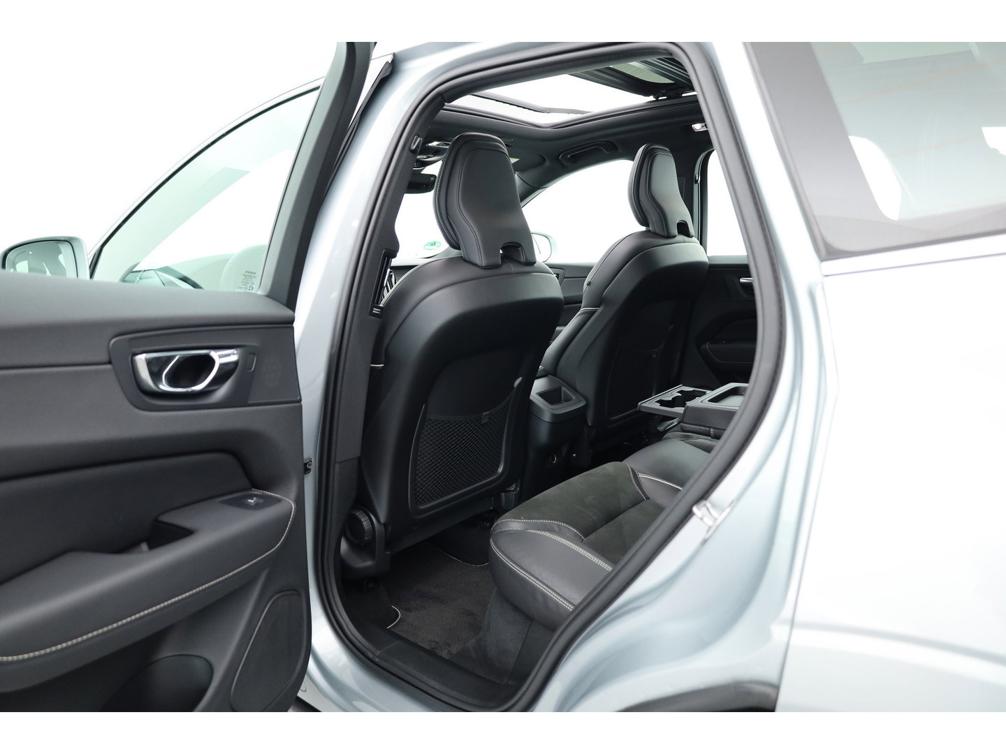 Volvo XC60 2.0 T5 R-Design | Rijklaar | Pano-dak | Trekhaak 2300kg | Head-up | Harman/  Kardon |  ACC | Blis | Camera |