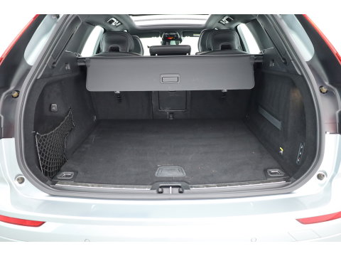 Volvo XC60 2.0 T5 R-Design | Rijklaar | Pano-dak | Trekhaak 2300kg | Head-up | Harman/  Kardon |  ACC | Blis | Camera |