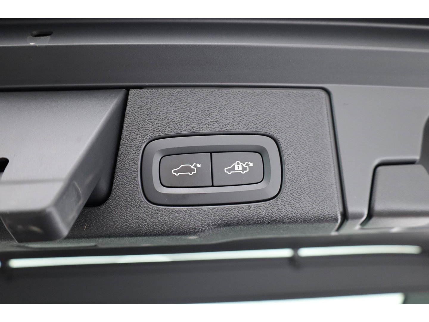 Volvo XC60 2.0 T5 R-Design | Rijklaar | Pano-dak | Trekhaak 2300kg | Head-up | Harman/  Kardon |  ACC | Blis | Camera |