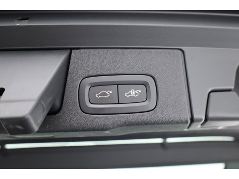 Volvo XC60 2.0 T5 R-Design | Rijklaar | Pano-dak | Trekhaak 2300kg | Head-up | Harman/  Kardon |  ACC | Blis | Camera |