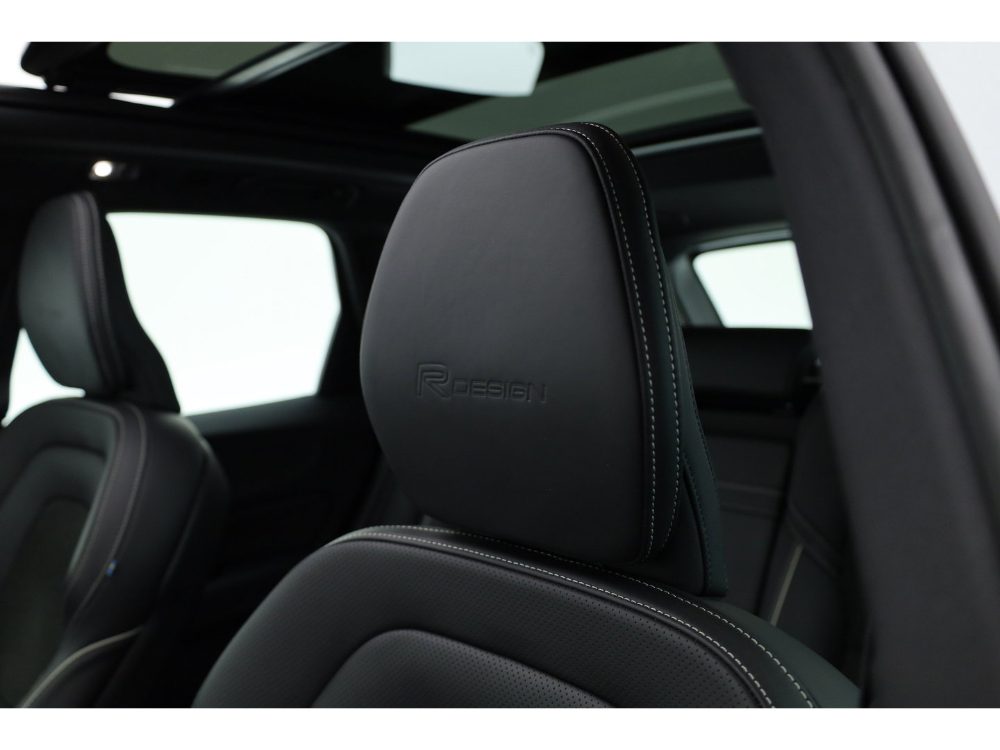 Volvo XC60 2.0 T5 R-Design | Rijklaar | Pano-dak | Trekhaak 2300kg | Head-up | Harman/  Kardon |  ACC | Blis | Camera |