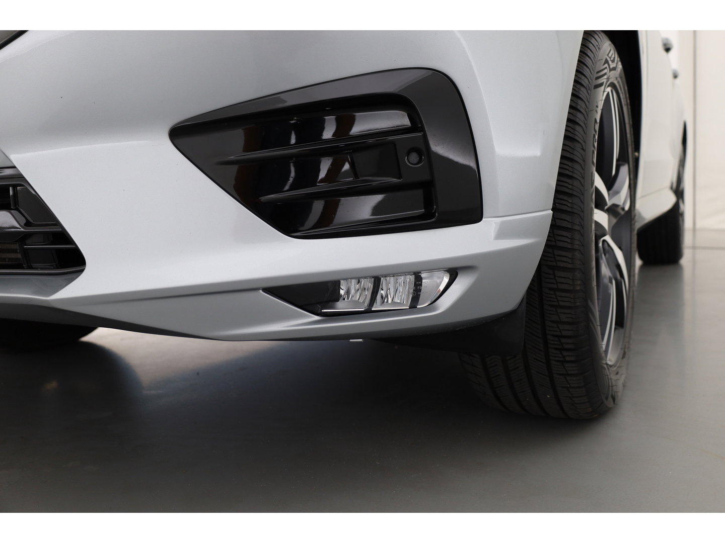 Volvo XC60 2.0 T5 R-Design | Rijklaar | Pano-dak | Trekhaak 2300kg | Head-up | Harman/  Kardon |  ACC | Blis | Camera |