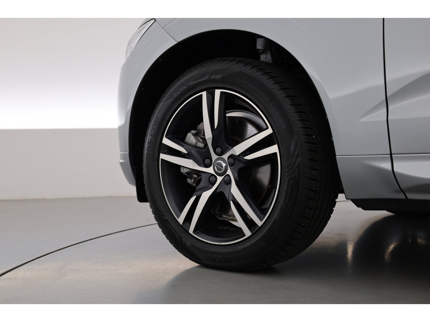Volvo XC60 2.0 T5 R-Design | Rijklaar | Pano-dak | Trekhaak 2300kg | Head-up | Harman/  Kardon |  ACC | Blis | Camera |