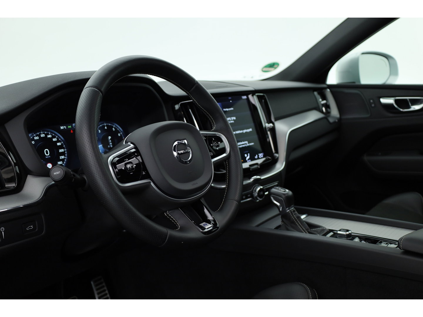 Volvo XC60 2.0 T5 R-Design | Rijklaar | Pano-dak | Trekhaak 2300kg | Head-up | Harman/  Kardon |  ACC | Blis | Camera |