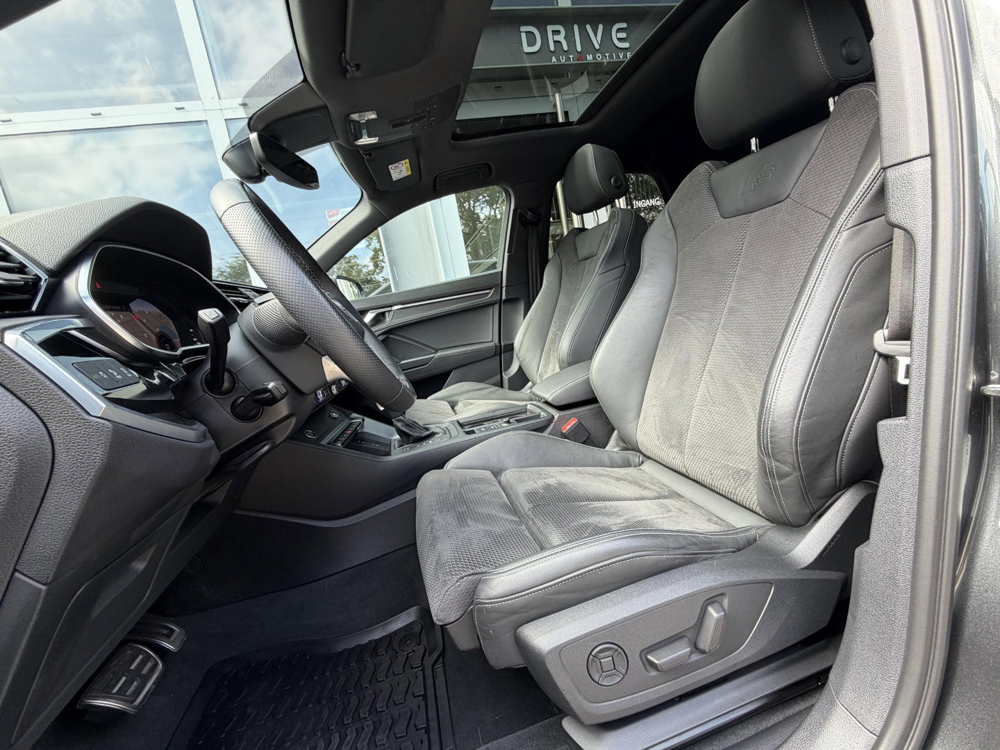 Audi Q3 Sportback 45 TFSI e S-Line |Pano|Memory|Sfeer|ACC|20"|Trekhaak|Daytona-Zwartoptiek
