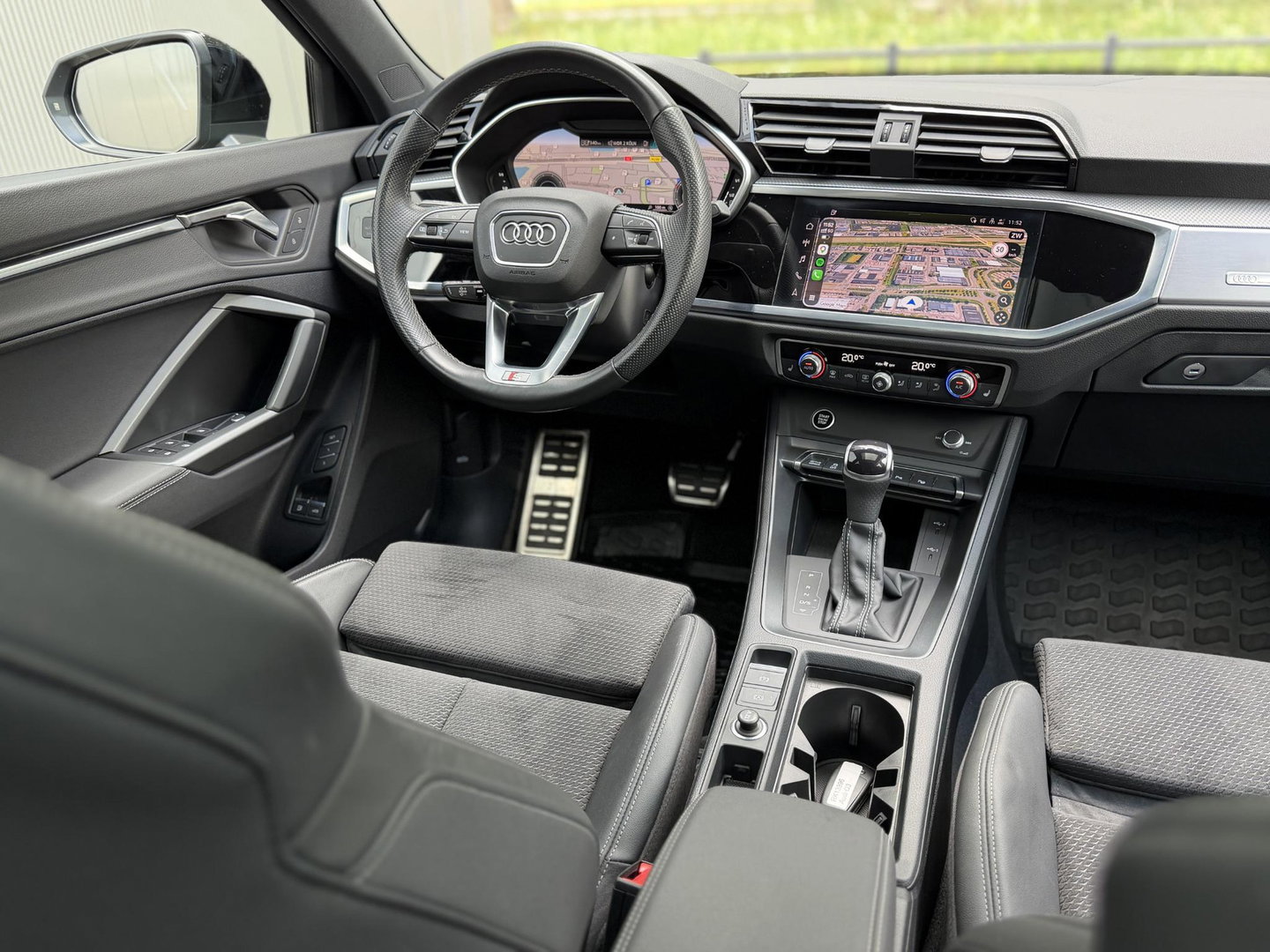 Audi Q3 Sportback 45 TFSI e S-Line |Pano|Memory|Sfeer|ACC|20"|Trekhaak|Daytona-Zwartoptiek