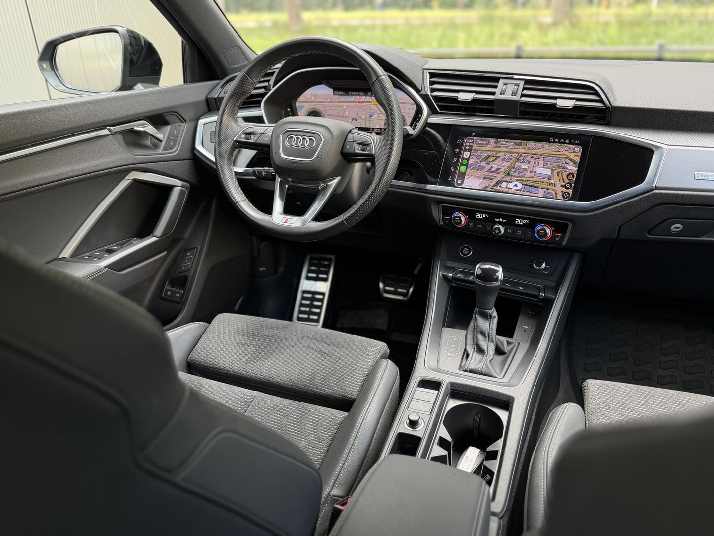 Audi Q3 Sportback 45 TFSI e S-Line |Pano|Memory|Sfeer|ACC|20"|Trekhaak|Daytona-Zwartoptiek