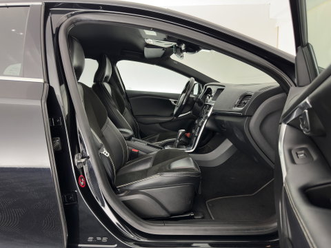 Volvo V40 2.0 D4 R-Design Business *LEATHER-MICROFIBRE | NAVI-FULLMAP | HEATED-SPORTSEATS | PRIVACY-GLASS | ECC | PDC | CRUISE | PREMIUM-AUDIO | 18''ALU*