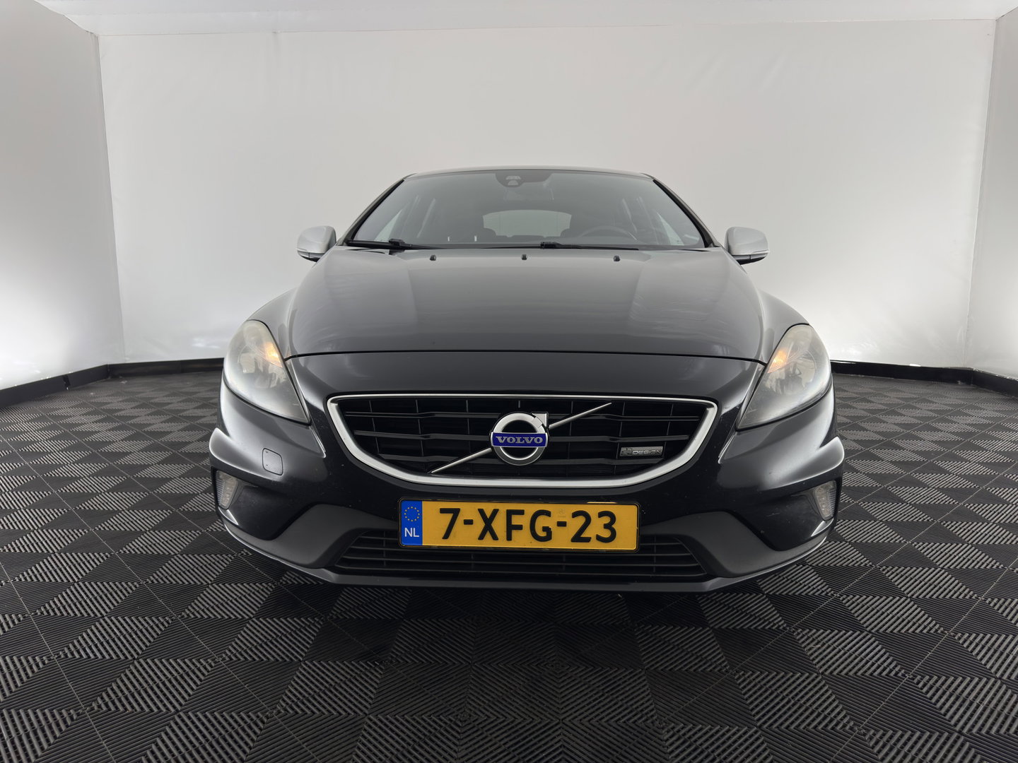 Volvo V40 2.0 D4 R-Design Business *LEATHER-MICROFIBRE | NAVI-FULLMAP | HEATED-SPORTSEATS | PRIVACY-GLASS | ECC | PDC | CRUISE | PREMIUM-AUDIO | 18''ALU*