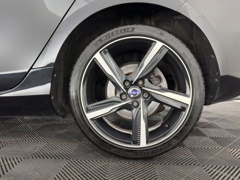 Volvo V40 2.0 D4 R-Design Business *LEATHER-MICROFIBRE | NAVI-FULLMAP | HEATED-SPORTSEATS | PRIVACY-GLASS | ECC | PDC | CRUISE | PREMIUM-AUDIO | 18''ALU*