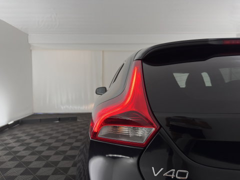 Volvo V40 2.0 D4 R-Design Business *LEATHER-MICROFIBRE | NAVI-FULLMAP | HEATED-SPORTSEATS | PRIVACY-GLASS | ECC | PDC | CRUISE | PREMIUM-AUDIO | 18''ALU*