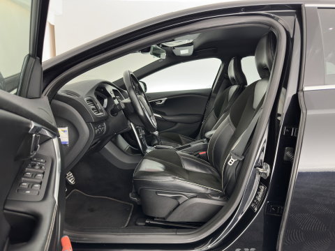 Volvo V40 2.0 D4 R-Design Business *LEATHER-MICROFIBRE | NAVI-FULLMAP | HEATED-SPORTSEATS | PRIVACY-GLASS | ECC | PDC | CRUISE | PREMIUM-AUDIO | 18''ALU*