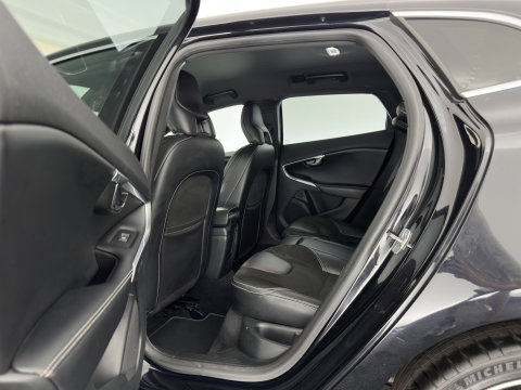 Volvo V40 2.0 D4 R-Design Business *LEATHER-MICROFIBRE | NAVI-FULLMAP | HEATED-SPORTSEATS | PRIVACY-GLASS | ECC | PDC | CRUISE | PREMIUM-AUDIO | 18''ALU*