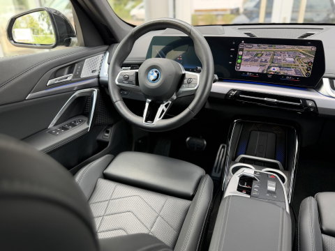 BMW X1 xDrive25e M-Sport |Pano|H/K|Leer|Innovation|360Cam|HUD|19"