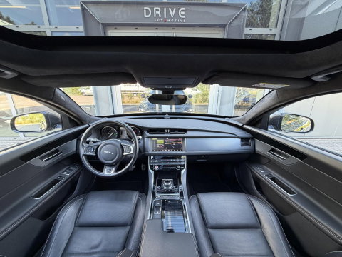 Jaguar XF Sportbrake 2.0t 250PK Chequered Flag |Pano|Leder