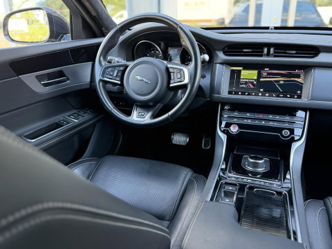 Jaguar XF Sportbrake 2.0t 250PK Chequered Flag |Pano|Leder