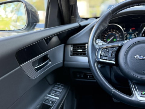 Jaguar XF Sportbrake 2.0t 250PK Chequered Flag |Pano|Leder
