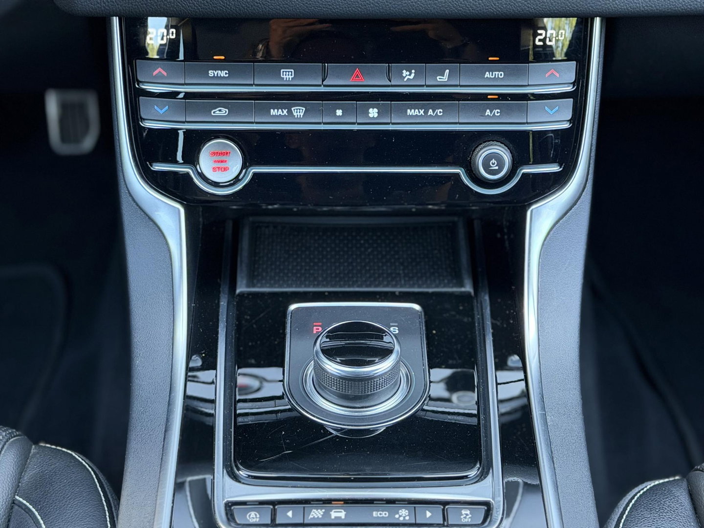 Jaguar XF Sportbrake 2.0t 250PK Chequered Flag |Pano|Leder