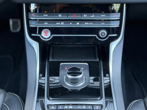 Jaguar XF Sportbrake 2.0t 250PK Chequered Flag |Pano|Leder