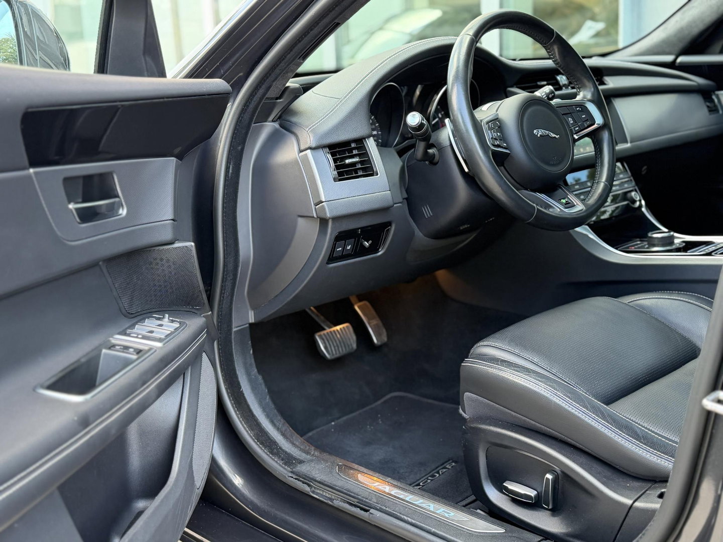 Jaguar XF Sportbrake 2.0t 250PK Chequered Flag |Pano|Leder