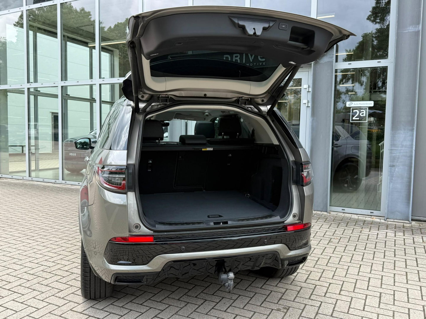 Land Rover Discovery Sport P300e 1.5 R-Dynamic HSE |Pano|ACC|Ventilatie|Winter|Meridian|Sfeer|El.Trekhaak|Silicon Premium