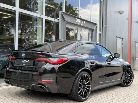 BMW i4 M50 High Ex 544 PK M-Sport Pro |Carbon in/exterieur|Pano|Laser|H/K|M-seats|20"|Trekhaak