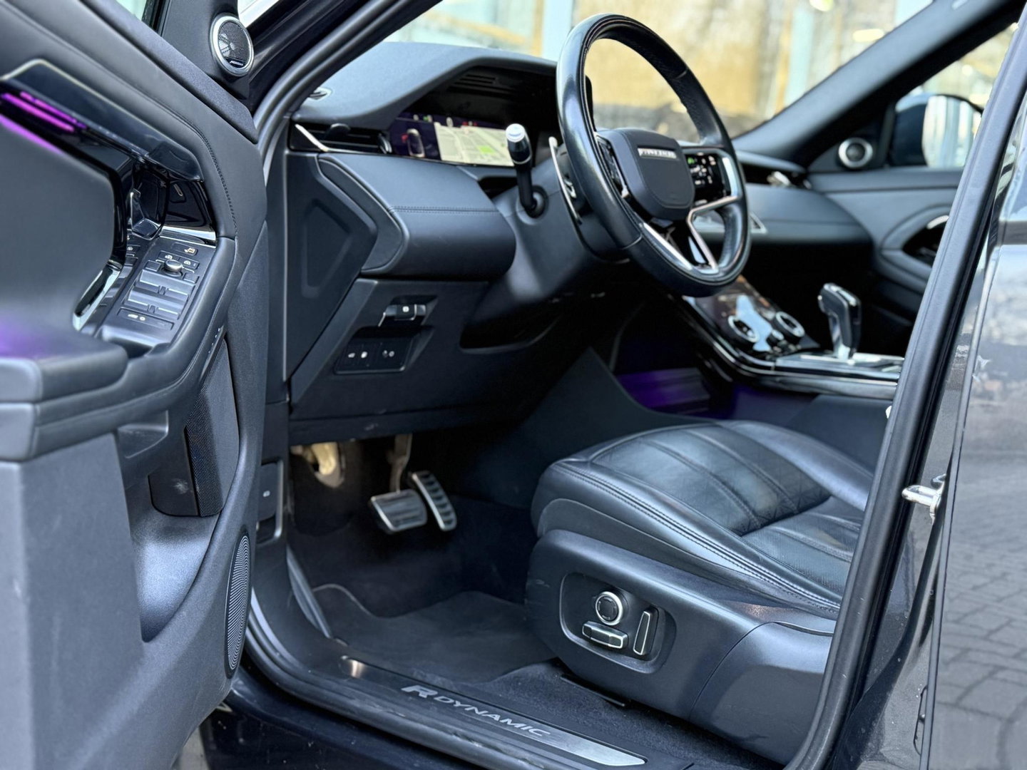 Land Rover Range Rover Evoque 1.5 P300e AWD R-Dynamic HSE Black Style|Schuif/kantel dak|Sfeer|Meridian|Matrix|Trekhaak