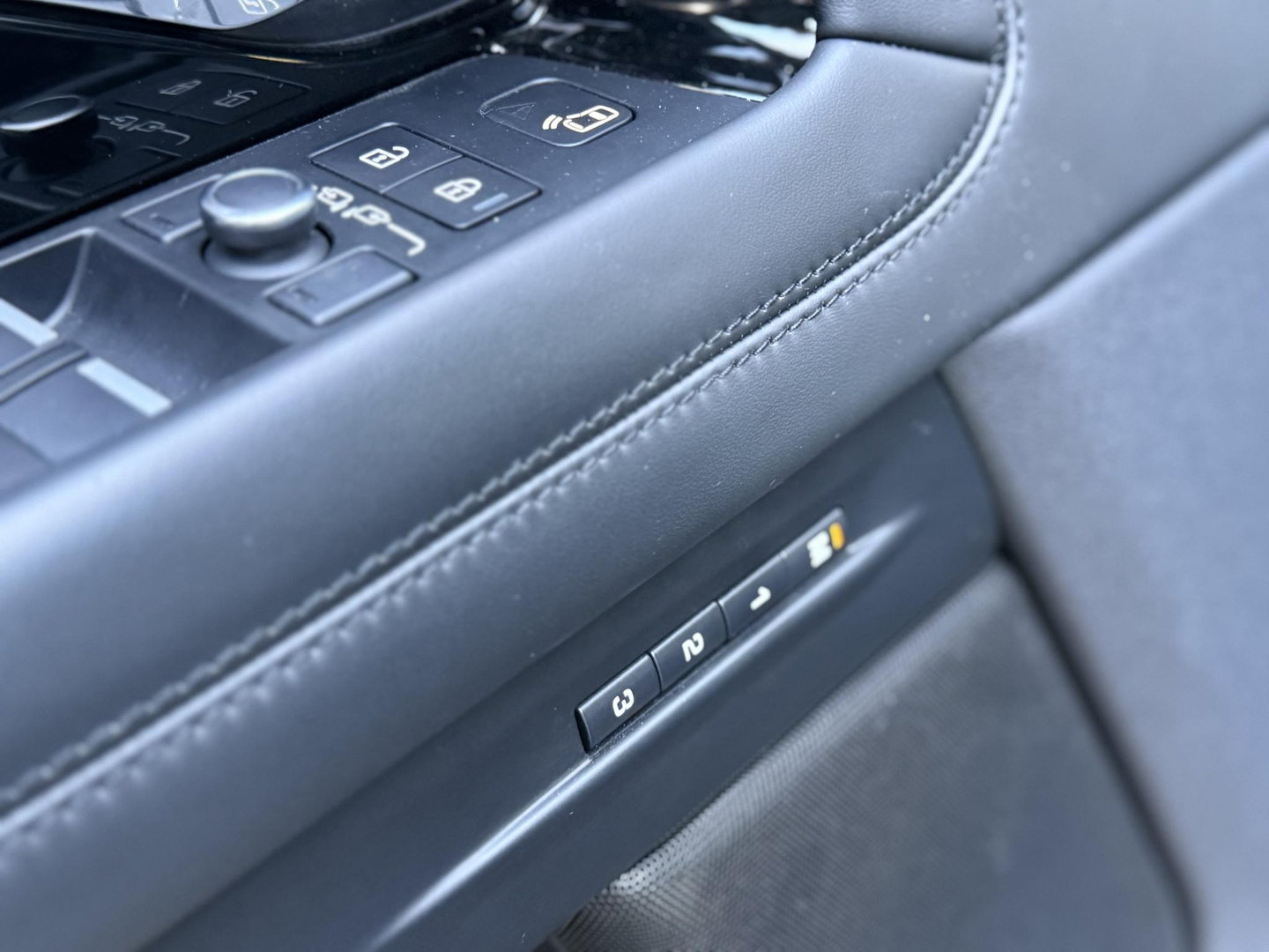 Land Rover Range Rover Evoque 1.5 P300e AWD R-Dynamic HSE Black Style|Schuif/kantel dak|Sfeer|Meridian|Matrix|Trekhaak