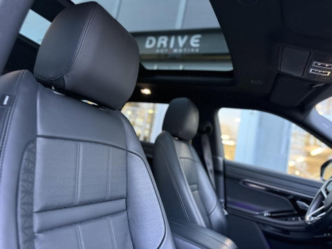 Land Rover Range Rover Evoque 1.5 P300e AWD R-Dynamic HSE Black Style|Schuif/kantel dak|Sfeer|Meridian|Matrix|Trekhaak