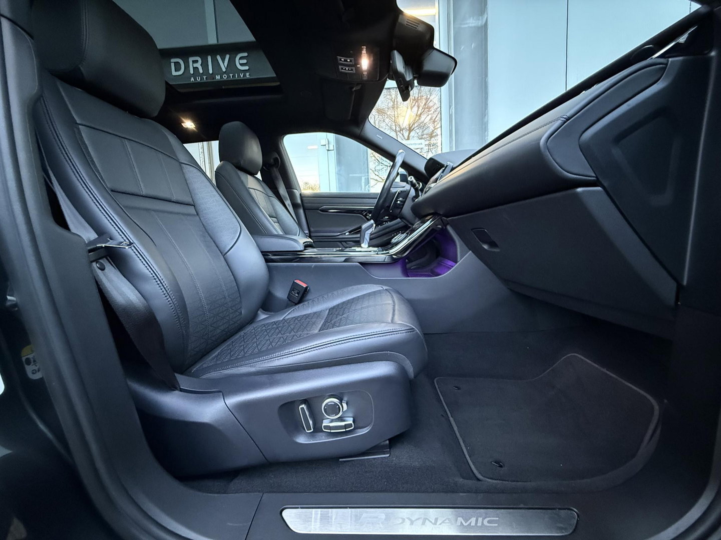 Land Rover Range Rover Evoque 1.5 P300e AWD R-Dynamic HSE Black Style|Schuif/kantel dak|Sfeer|Meridian|Matrix|Trekhaak