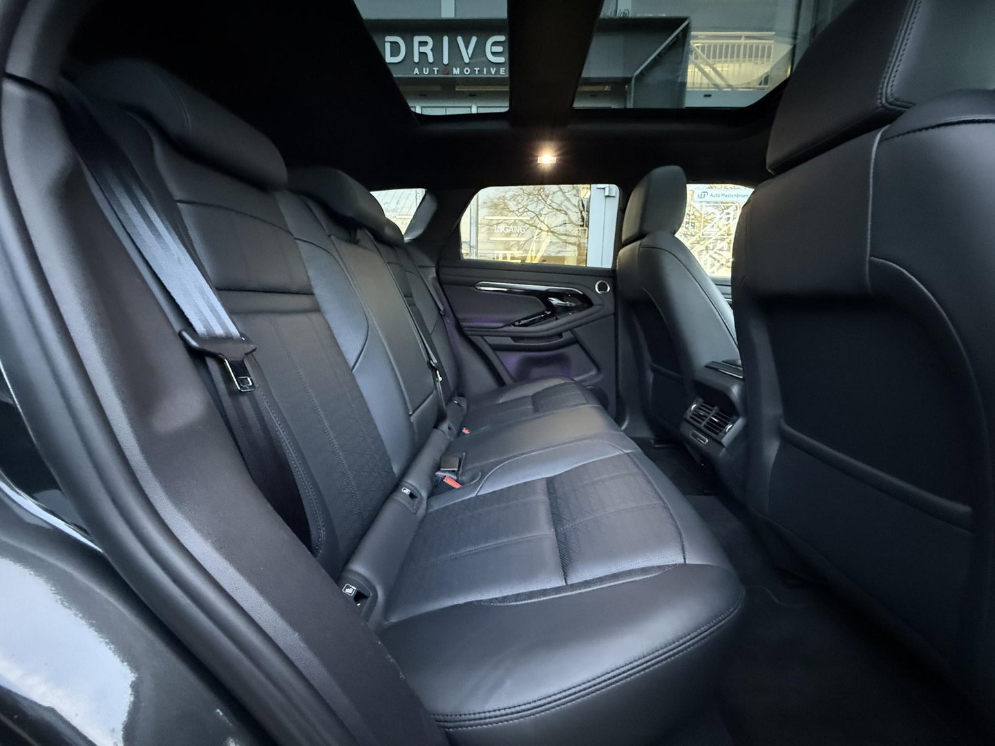 Land Rover Range Rover Evoque 1.5 P300e AWD R-Dynamic HSE Black Style|Schuif/kantel dak|Sfeer|Meridian|Matrix|Trekhaak
