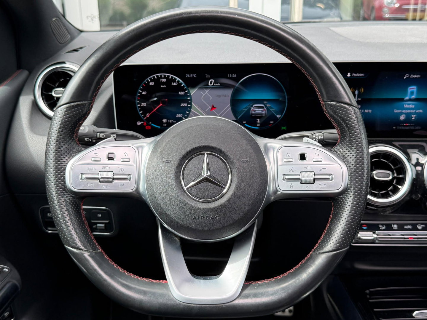 Mercedes-Benz B-Klasse 200 Bus. Solution AMG Night|Pano|Carplay|Sfeer|Cam|Trekhaak