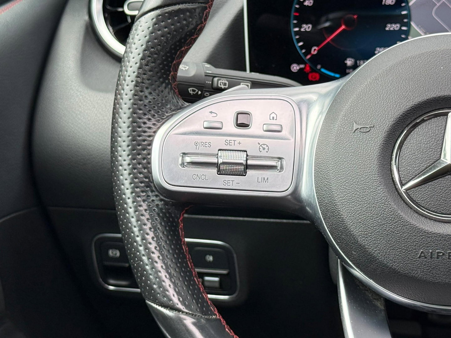 Mercedes-Benz B-Klasse 200 Bus. Solution AMG Night|Pano|Carplay|Sfeer|Cam|Trekhaak