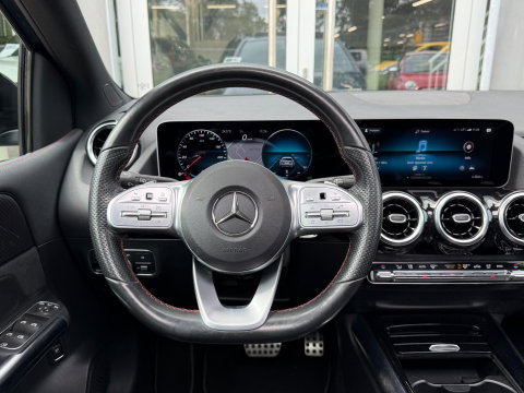 Mercedes-Benz B-Klasse 200 Bus. Solution AMG Night|Pano|Carplay|Sfeer|Cam|Trekhaak