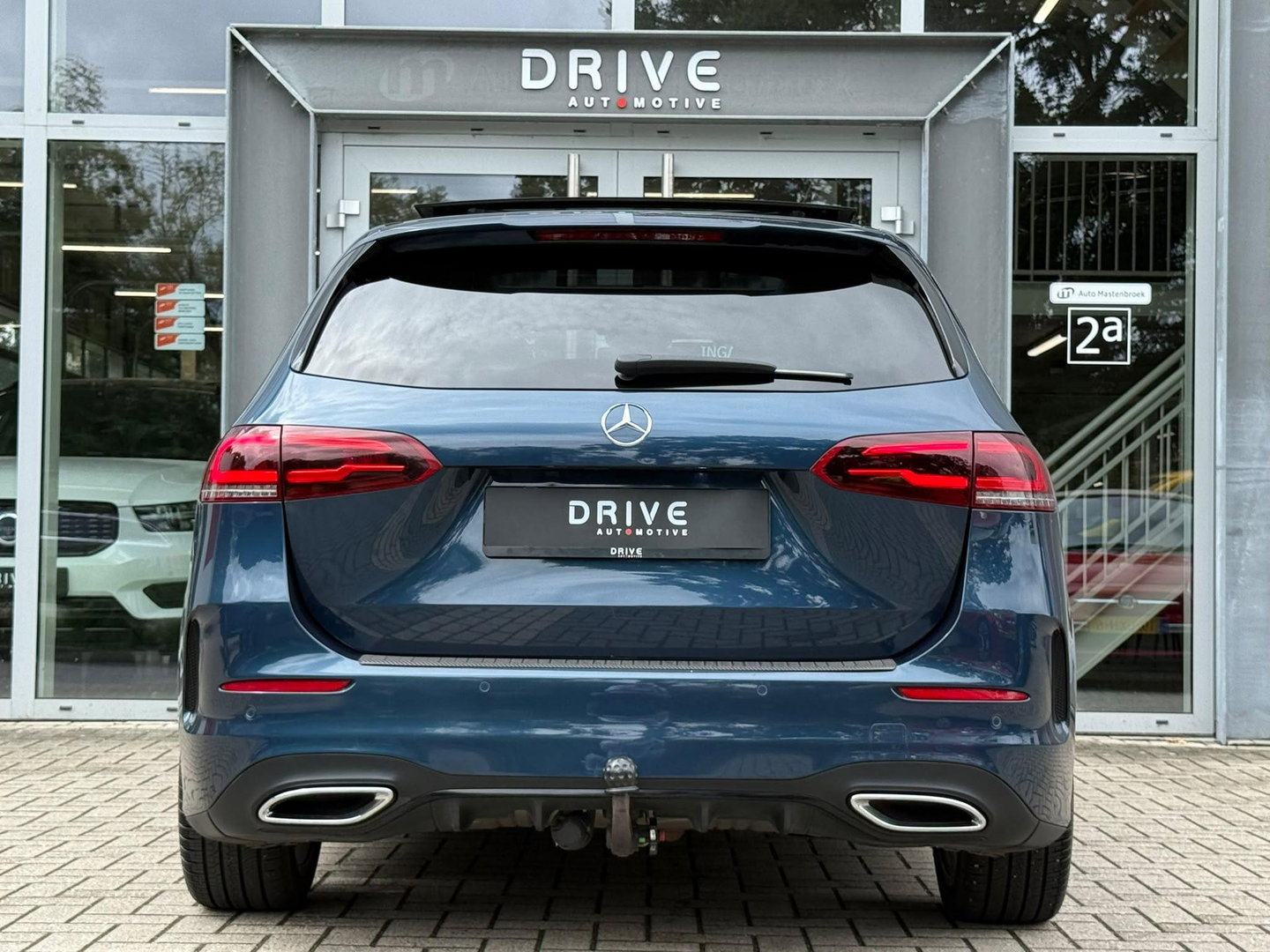 Mercedes-Benz B-Klasse 200 Bus. Solution AMG Night|Pano|Carplay|Sfeer|Cam|Trekhaak