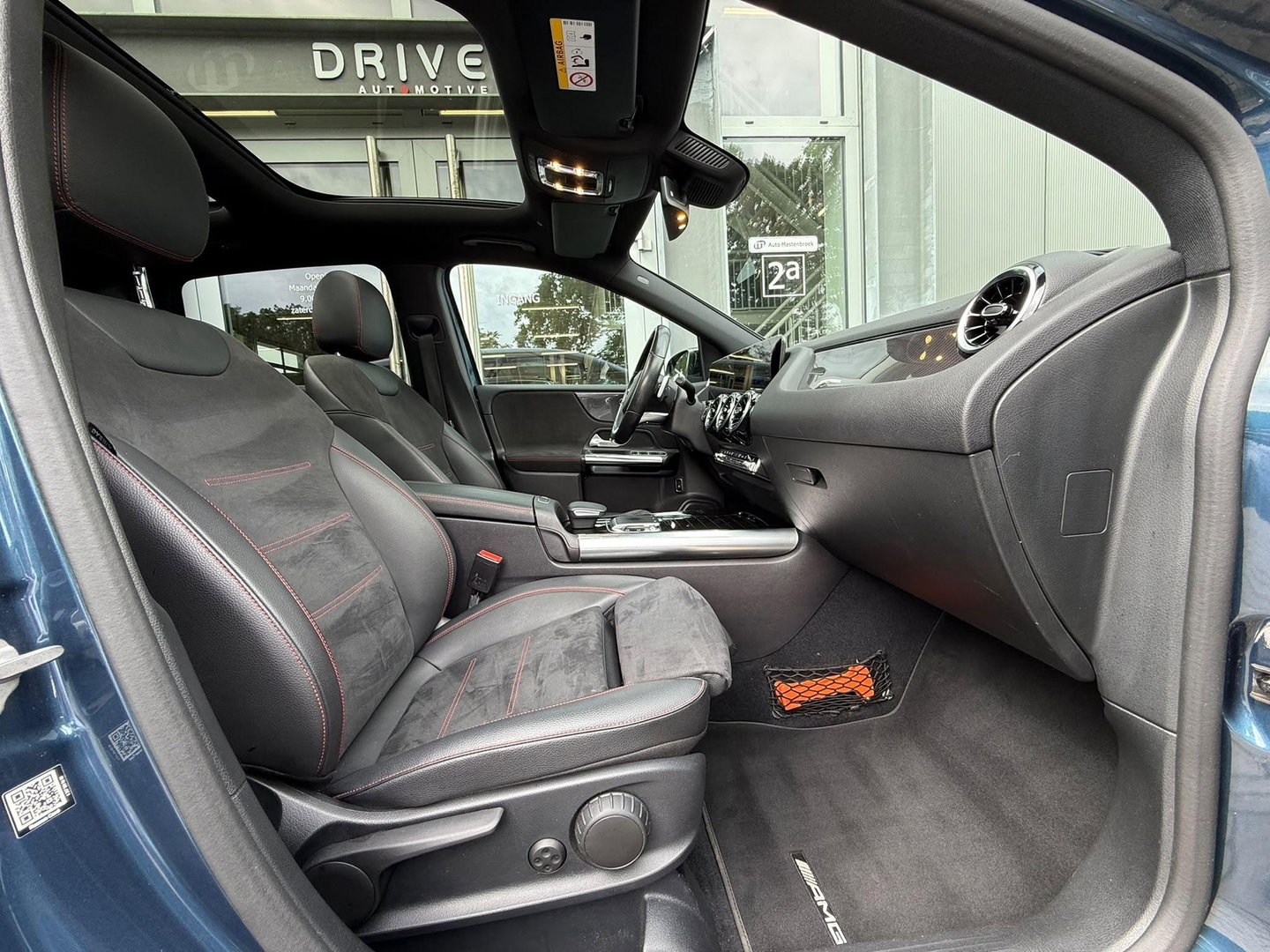 Mercedes-Benz B-Klasse 200 Bus. Solution AMG Night|Pano|Carplay|Sfeer|Cam|Trekhaak
