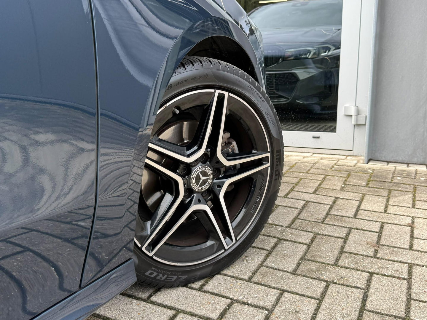 Mercedes-Benz B-Klasse 200 Bus. Solution AMG Night|Pano|Carplay|Sfeer|Cam|Trekhaak