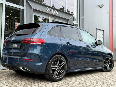 Mercedes-Benz B-Klasse 200 Bus. Solution AMG Night|Pano|Carplay|Sfeer|Cam|Trekhaak