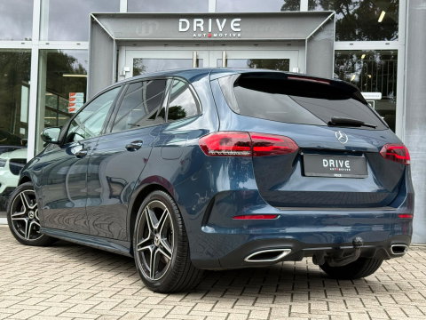 Mercedes-Benz B-Klasse 200 Bus. Solution AMG Night|Pano|Carplay|Sfeer|Cam|Trekhaak