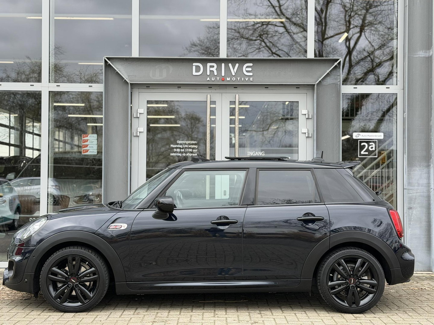 MINI 5-deurs 1.5 Cooper Dalston Edition JCW|Pano|H/K|Enigmatic Black