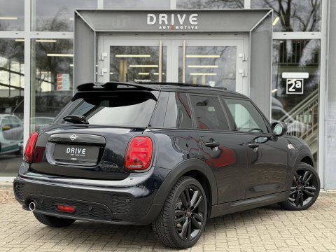 MINI 5-deurs 1.5 Cooper Dalston Edition JCW|Pano|H/K|Enigmatic Black