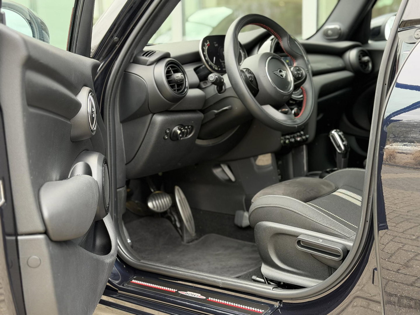 MINI 5-deurs 1.5 Cooper Dalston Edition JCW|Pano|H/K|Enigmatic Black