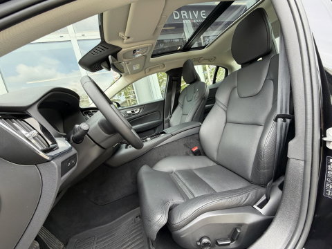 Volvo S60 2.0 Recharge T8 AWD 455PK Plus Bright |Schuif/kantel dak|H/K|360Cam|AutoPilot
