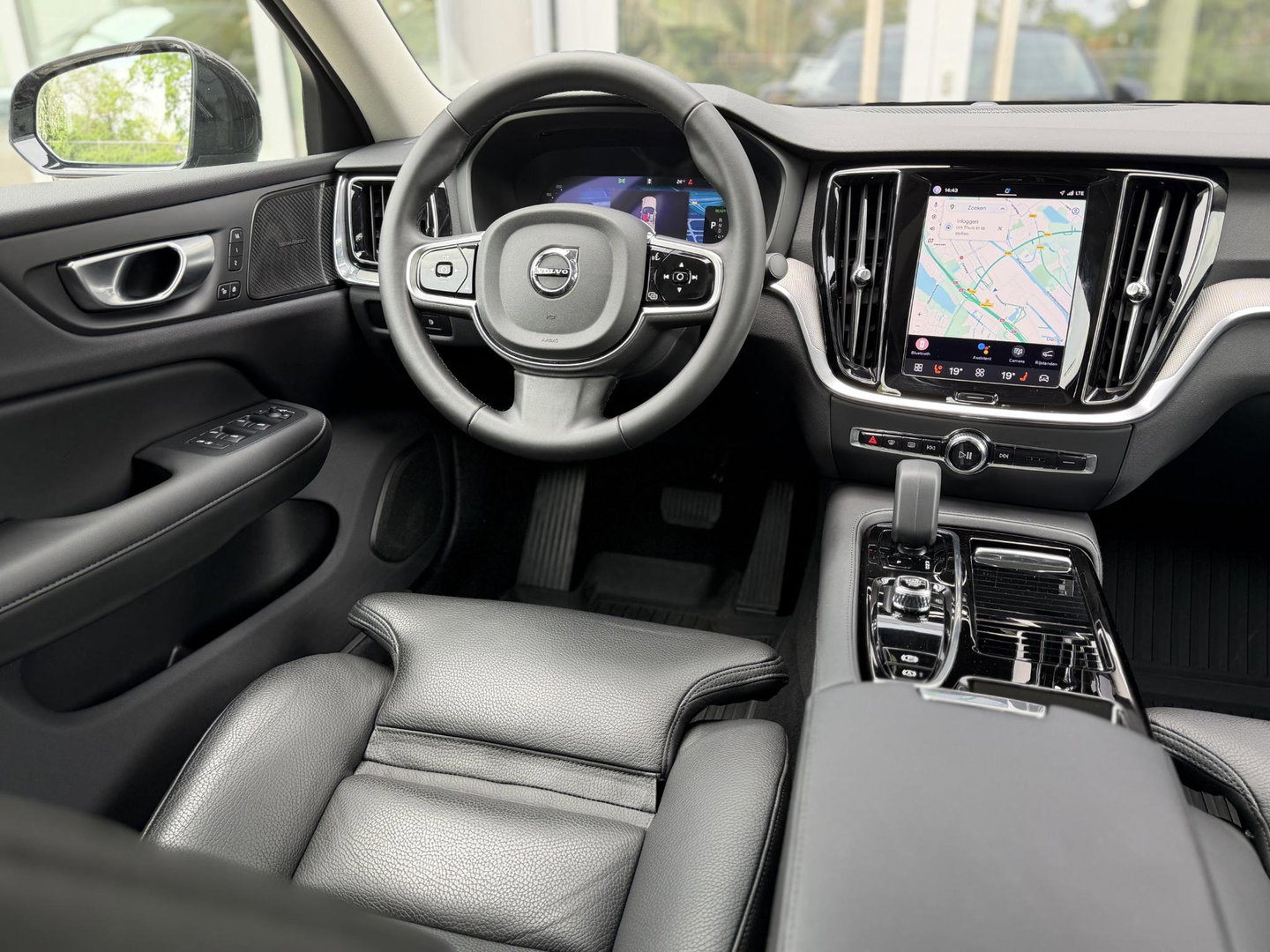 Volvo S60 2.0 Recharge T8 AWD 455PK Plus Bright |Schuif/kantel dak|H/K|360Cam|AutoPilot